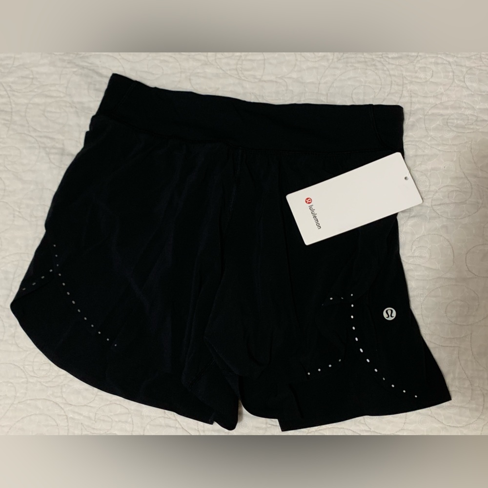 NWT Lululemon Fast and Free black shorts, size 6 3” seam